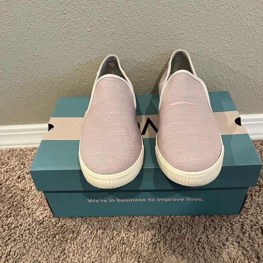 Brand new in box TOMS Clemente slip on